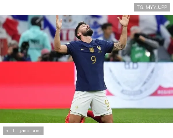 楚阿梅尼展示战术灵活性,助力球队冲击荣耀保障稳定表现 楚阿梅尼展示战术灵活性,助力球队冲击荣耀保障稳定表现